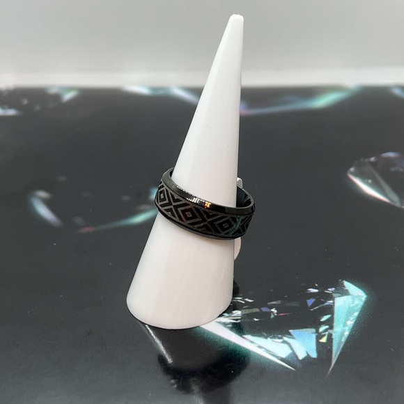 Ring #0019 - Picture 3 of 4